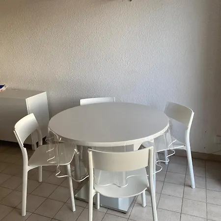 Apartment T4-72 M2 Vue Panoramique - 200 M De La - Etage 5 Avec Ascenseur -6 Pers Max *